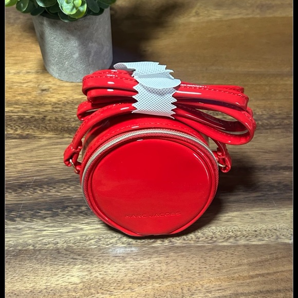 Marc Jacobs Handbags - MARC JACOBS Mini Red Patent Leather Crossbody  Circle Canteen Bag w/makeup